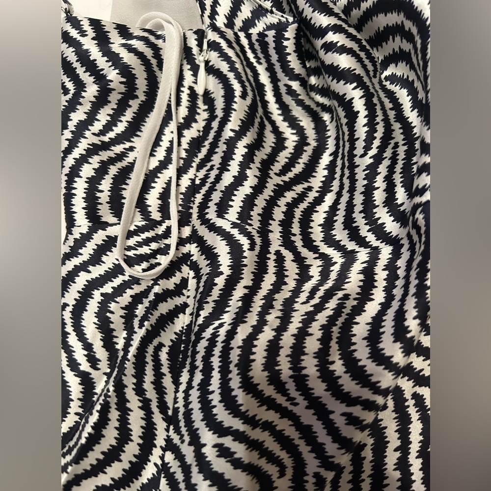 Cinq A Sept One Shoulder Asymmetric Ruffle Hem Silk Dress Size 2 Navy/Ivory NWT - Picture 10 of 12